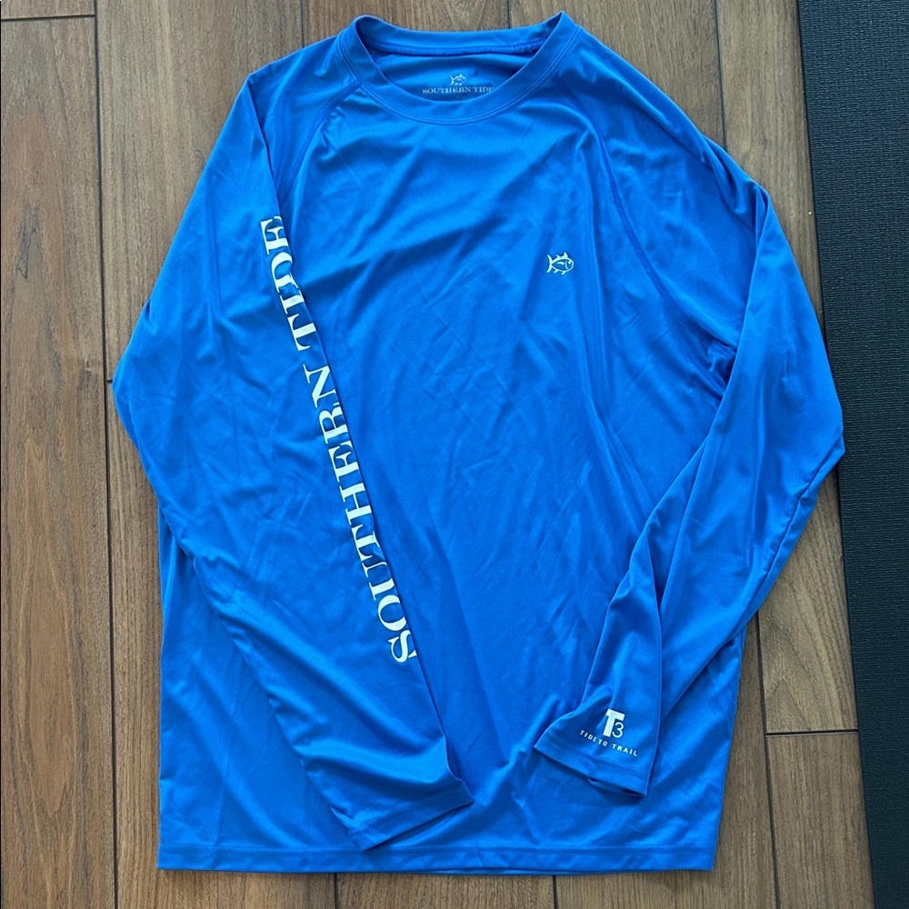 NWOT southern tide rashguard shirt